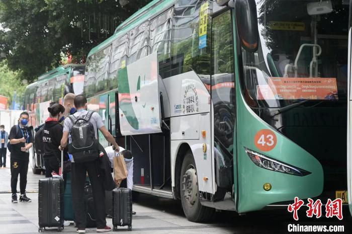 德国天空体育报道，多特蒙德后卫聚勒对于自己在球队的处境感到不满。